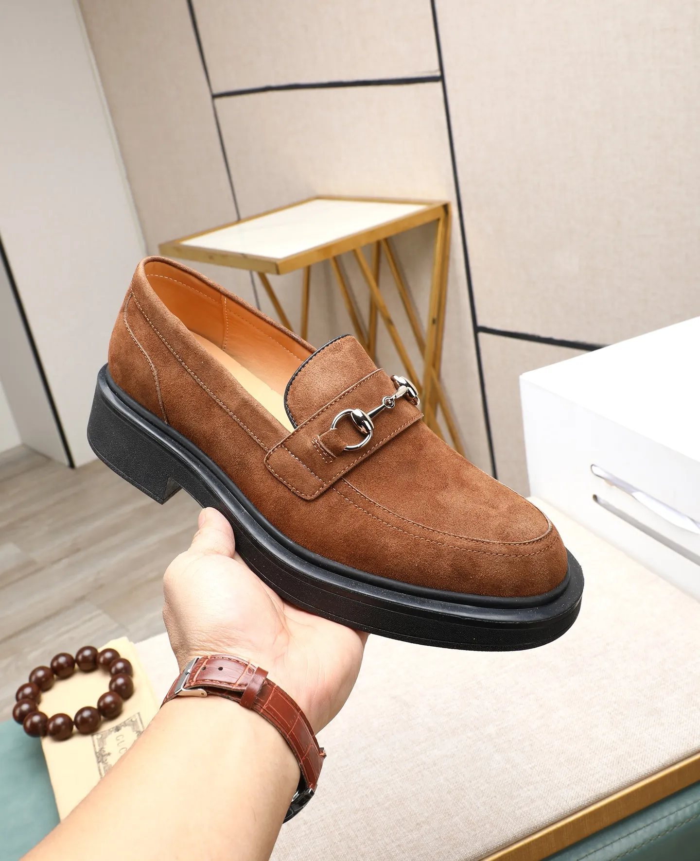 Men's shoes 💰520 (high-end, all cowhide) GUCCI high-end formal leather shoes, original imported fabrics from Italy, cowhide lining, original hardware. I believe you will be struck by it from the first moment you see it. The avant-garde atmosphere can no longer fully interpret its elegance. AAA grade rubber outsole, super comfortable. The original counter last guarantees its original version and quality. The simple upper ensures its comfort and breathability. A pair of truly good shoes has its own unique soul, famous quality, regular size 38-44 (45 customized)